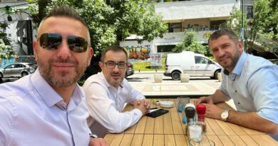 Dželaludin Hodžić o korupciji i moralu razgovara sa dva NiP-ova uhljebljena direktora