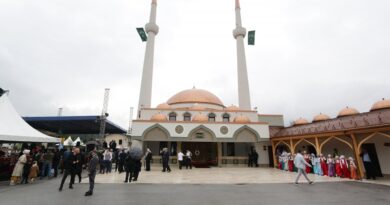 Otvorena džamija u Kaćunima, nije došao Bećirović a sutra će pitati zašto mu nije bliska Islamska zajednica